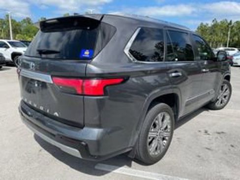 Used 2024 Toyota Sequoia Capstone AWD/4WD image 6