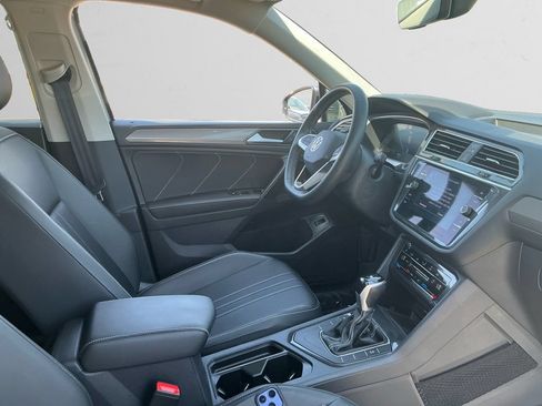 Used 2023 Volkswagen Tiguan SE FWD image 15