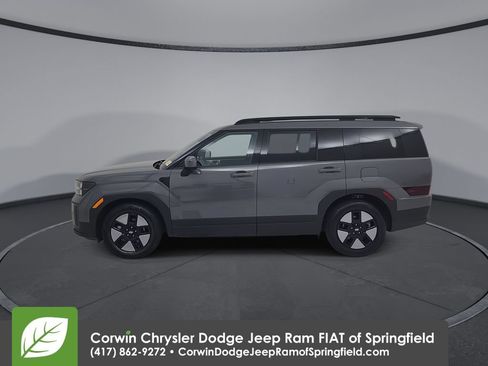 Used 2025 Hyundai Santa Fe SEL FWD image 9