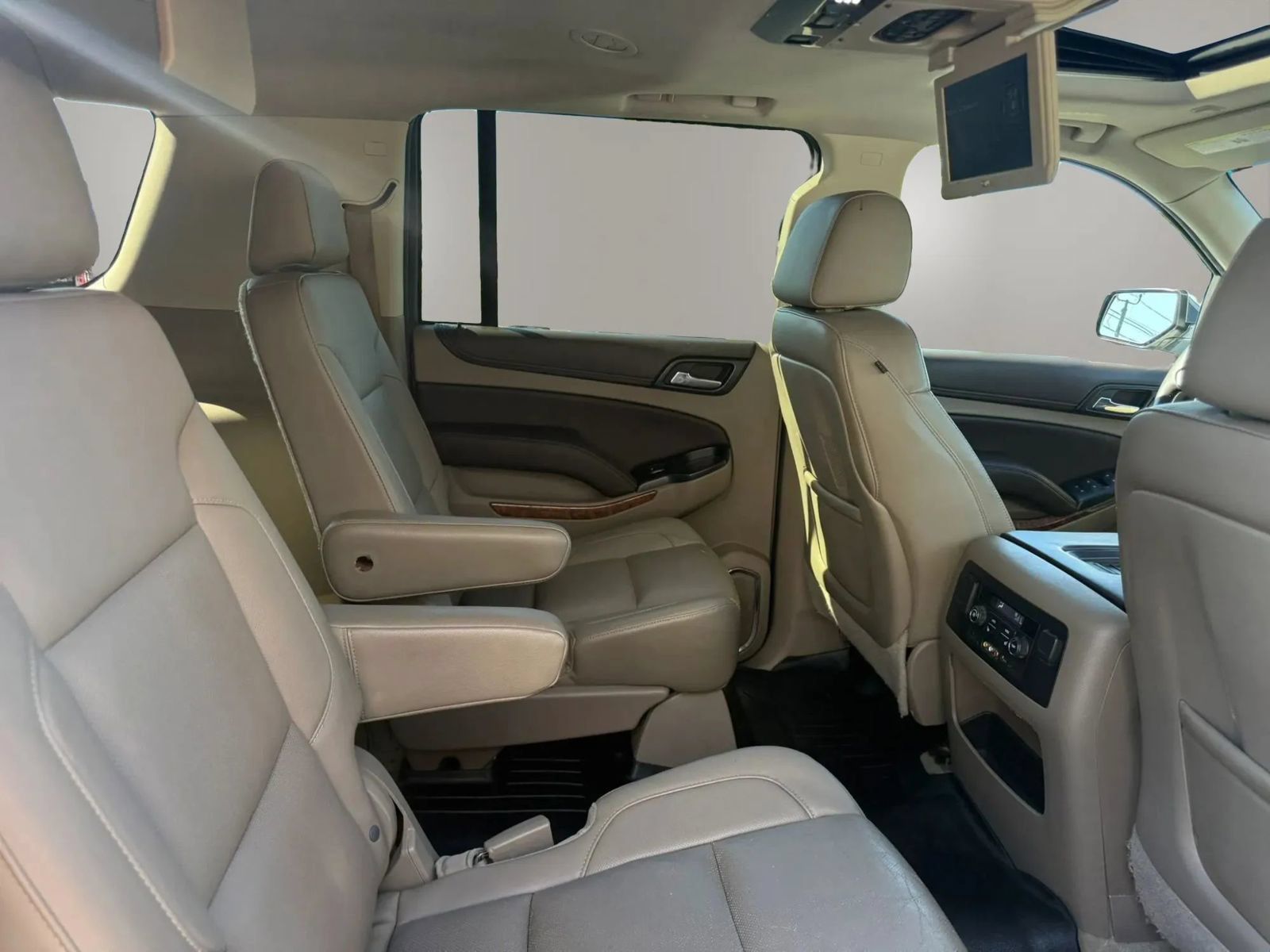 Used 2015 Chevrolet Suburban LTZ AWD/4WD image 50