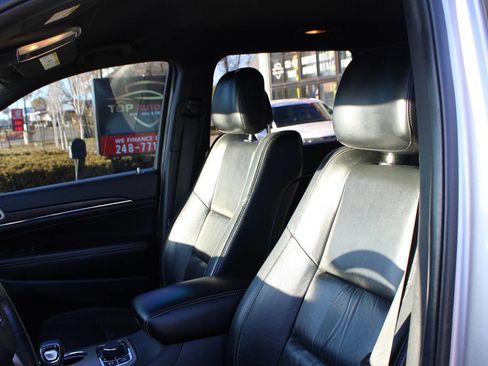 Used 2015 Jeep Grand Cherokee Limited image 57