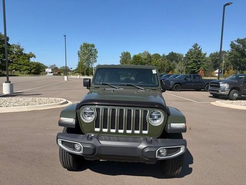 Used 2022 Jeep Wrangler Unlimited Sahara w/ LED Lighting Group AWD/4WD image 8