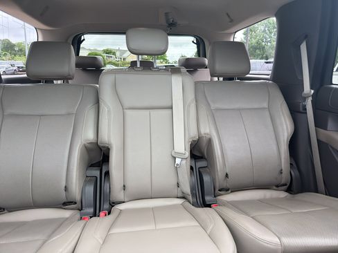 Used 2018 Ford Expedition XLT w/ Equipment Group 202A RWD image 15