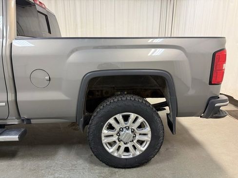 Used 2017 GMC Sierra 2500 SLT w/ Duramax Plus Package image 7