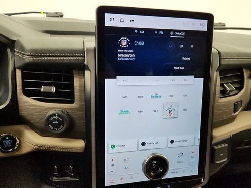 Used 2023 Ford Expedition Limited image 18