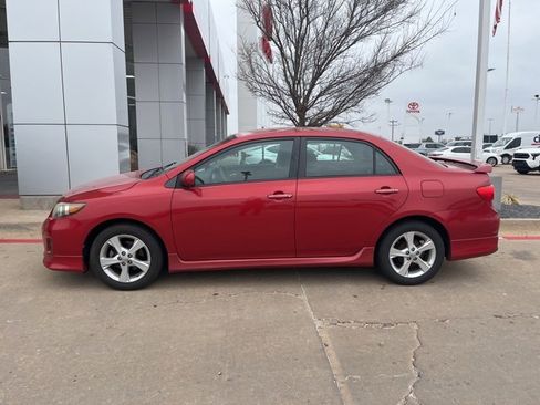 Used 2013 Toyota Corolla S image 2