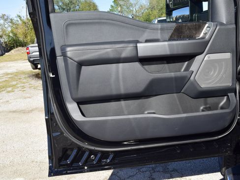 New 2026 Ford F250 Lariat w/ Chrome Package image 19