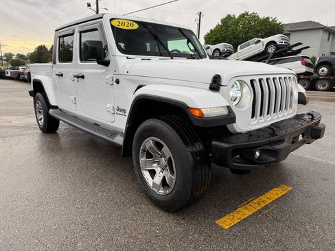 Used 2020 Jeep Gladiator Overland AWD/4WD image 3