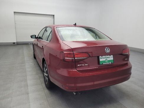 Used 2017 Volkswagen Jetta SE image 5