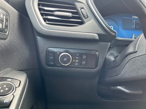 Used 2023 Ford Escape Platinum image 28