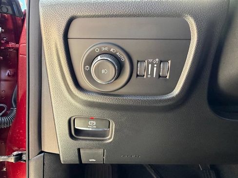 Certified 2024 Jeep Grand Cherokee L Limited w/ Luxury Tech Group II AWD/4WD image 32