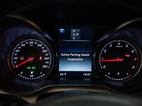 Used 2019 Mercedes-Benz GLC 300 4MATIC w/ Parking Assistance Package image 19