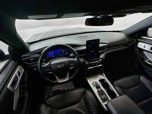 Used 2023 Ford Explorer Platinum w/ Technology Package AWD/4WD image 25