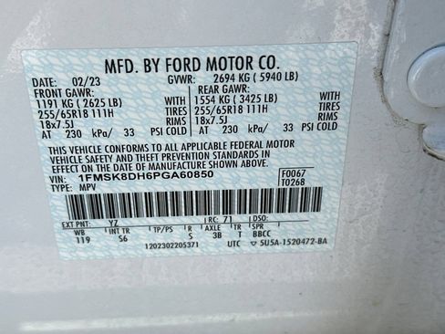 Used 2023 Ford Explorer XLT w/ Equipment Group 202A AWD/4WD image 29