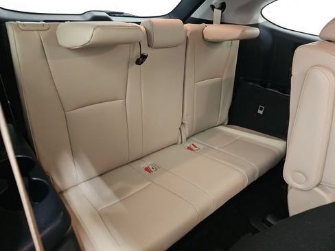 Used 2024 Toyota Highlander Limited AWD/4WD image 37
