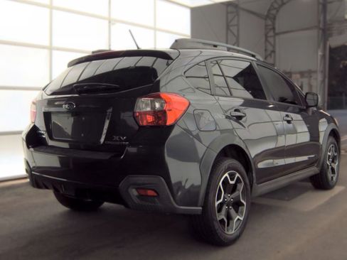 Used 2014 Subaru Crosstrek 2.0i Premium w/ Moonroof Package AWD/4WD image 5