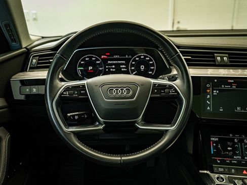 Used 2021 Audi e-tron Premium w/ Convenience Plus Package image 29