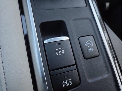 New 2026 Nissan Pathfinder SL image 16