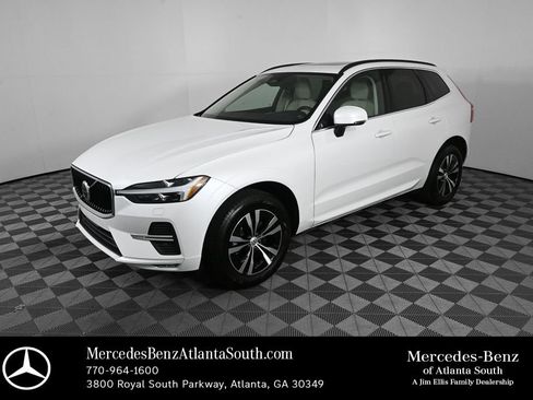 Used 2023 Volvo XC60 B5 Core AWD/4WD image 1