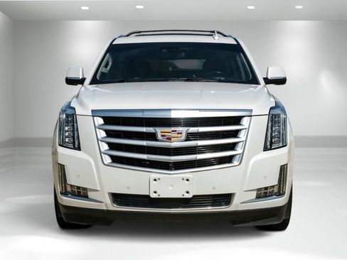 Used 2019 Cadillac Escalade ESV Premium Luxury RWD image 5