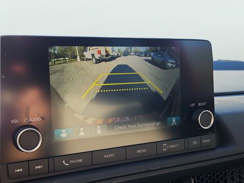 Used 2023 Honda CR-V EX image 9