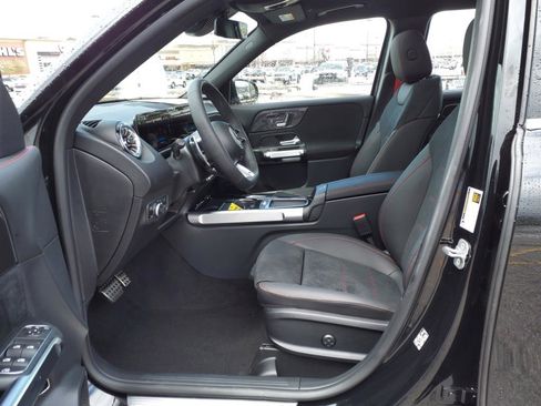 Used 2024 Mercedes-Benz GLB 35 AMG 4MATIC image 9