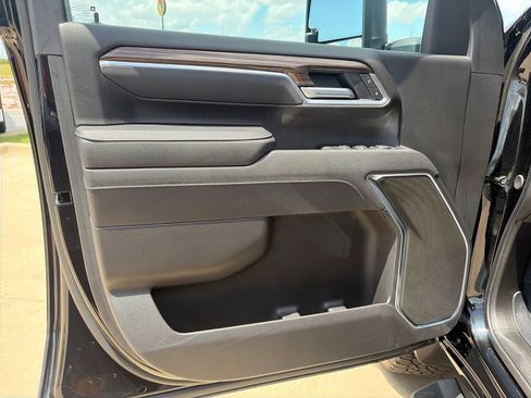 Used 2025 Chevrolet Silverado 2500 LT w/ Trail Boss Package AWD/4WD image 14