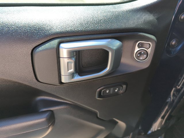 Certified 2025 Jeep Gladiator Sport AWD/4WD image 18