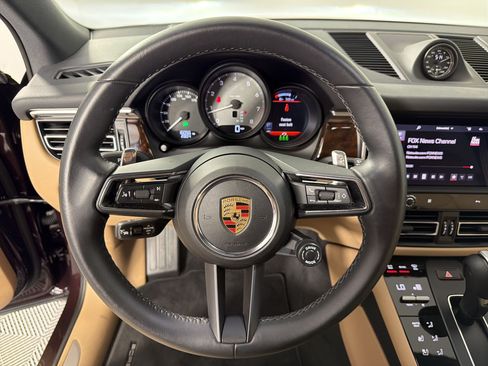 Certified 2024 Porsche Macan S AWD/4WD image 18