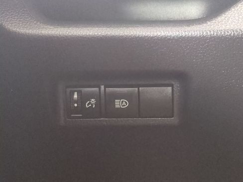 Used 2021 Toyota RAV4 LE FWD image 26