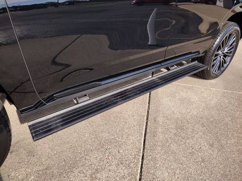 Used 2026 Cadillac Escalade Platinum Sport w/ LPO, Floor Liner Package AWD/4WD image 24