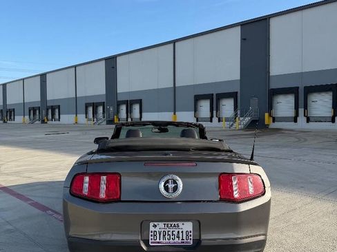 Used 2010 Ford Mustang Premium image 5