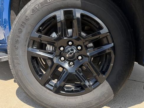 Used 2023 Chevrolet Silverado 1500 RST w/ Z71 Off-Road Package AWD/4WD image 9