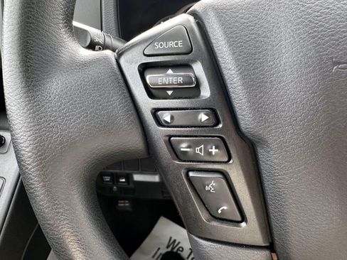 Used 2022 Nissan Frontier SV AWD/4WD image 18