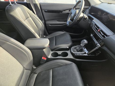 Used 2025 Kia Seltos EX image 3
