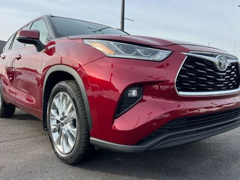 Used 2020 Toyota Highlander Limited image 8