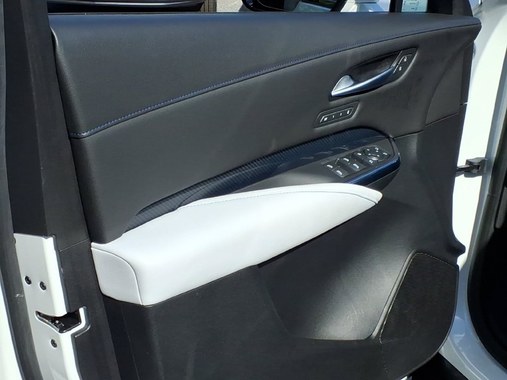 Used 2024 Cadillac XT4 Sport FWD image 13