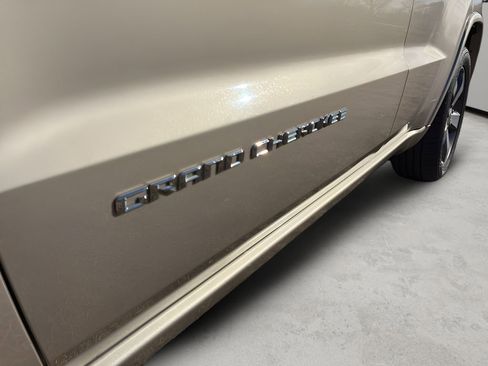 Used 2015 Jeep Grand Cherokee Overland w/ Advanced Technology Group image 10