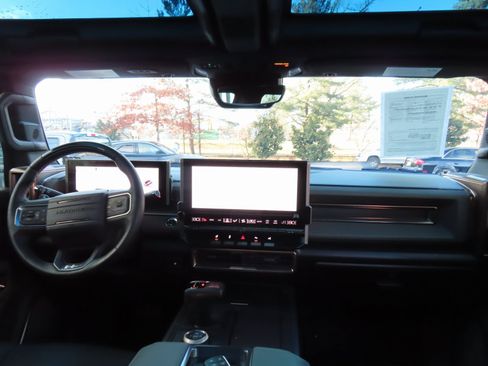 Used 2025 GMC Hummer EV 3X image 18