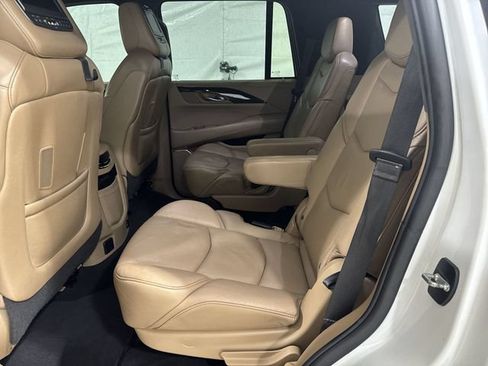 Used 2018 Cadillac Escalade Platinum RWD image 26