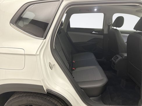 Used 2022 Volkswagen Taos SE image 19