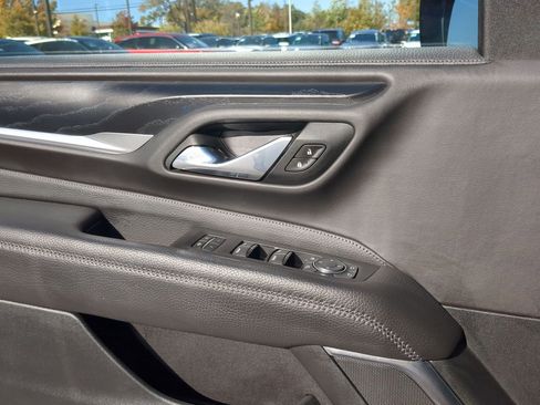 Used 2021 GMC Yukon Denali w/ Denali Premium Package image 12