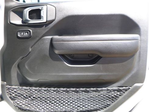 Used 2024 Jeep Wrangler Unlimited Rubicon 4xe AWD/4WD image 19