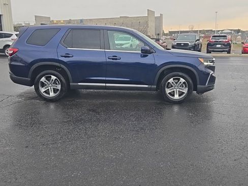 Used 2025 Honda Pilot EX-L image 9