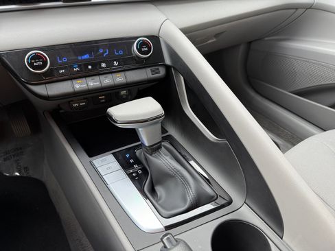 Certified 2023 Hyundai Elantra SEL image 13