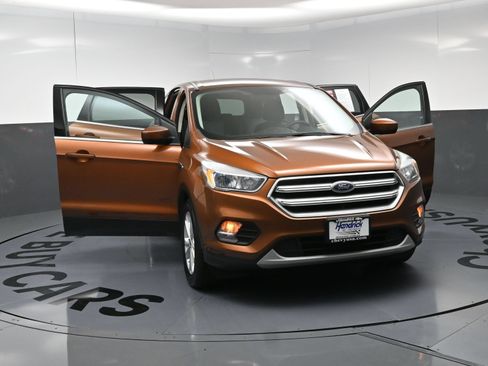 Used 2017 Ford Escape SE FWD image 24