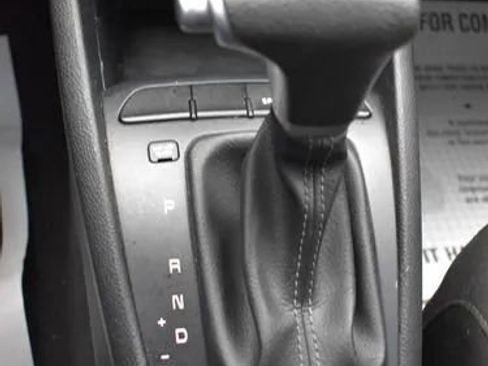 Used 2023 Kia Rio S image 32