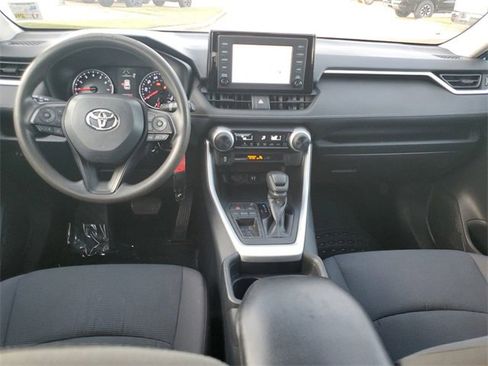 Used 2019 Toyota RAV4 LE image 18
