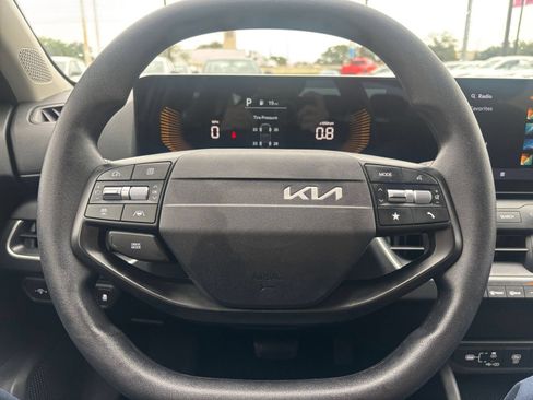 Used 2025 Kia K4 FWD image 27