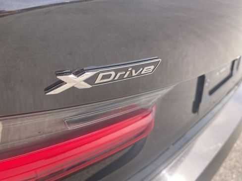 Used 2025 BMW 330i xDrive Sedan AWD/4WD image 12